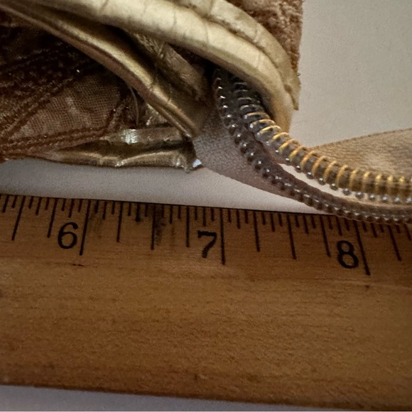 Set of 2 Cosmetic Bags with Plastic Lining and Gold Threading Detail - Picture 13 of 15